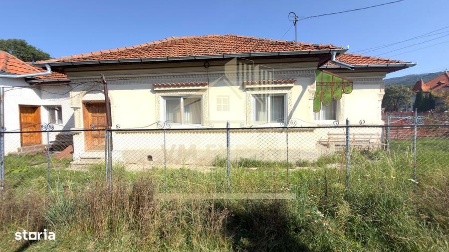 Casă cu 4 camere cu Teren 1316 Mp în Lerești