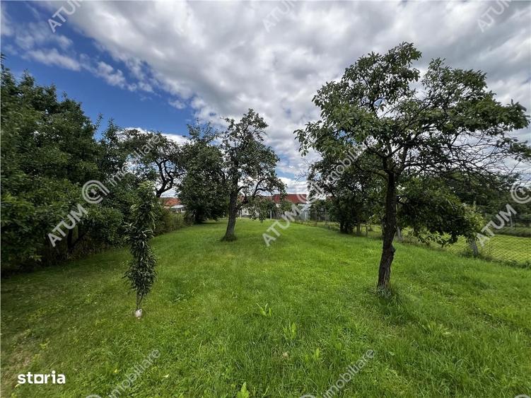 Casă cu 4 camere decomandat în Orlat