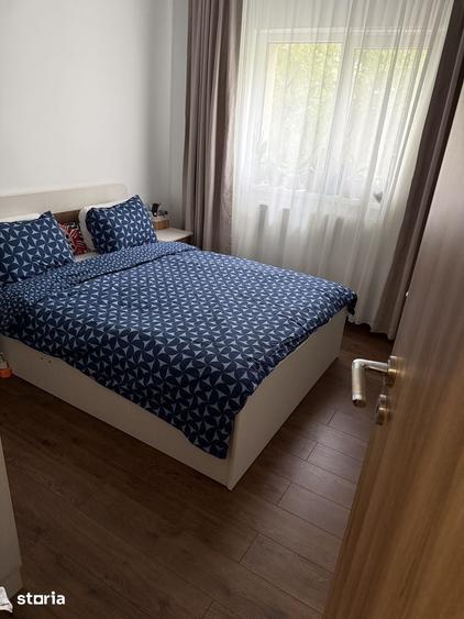 Apartament cu 4 camere în Berceni