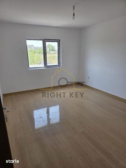 Casă cu 3 camere cu Teren 250 Mp în Clinceni