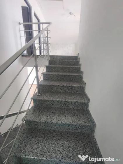Casă cu 5 camere cu Teren 500 Mp în Rădăuți