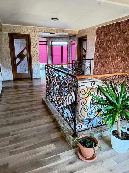 Casă cu 4 camere în Năvodari