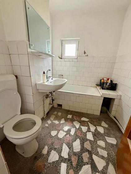 Apartament cu 3 camere, decomandat, Cetate, pret 79.000 - 6