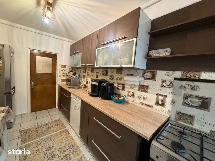 Apartament cu 3 camere decomandat, mobilat în Răcădău