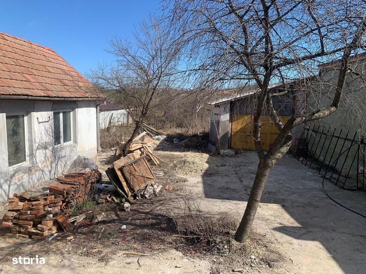 Casă cu 4 camere cu Teren 1900 Mp în Săliștea