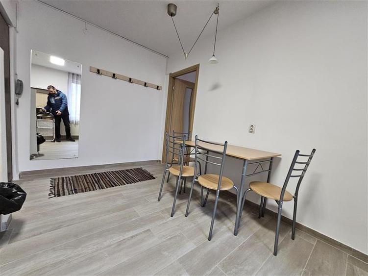 Apartament cu 2 camere semidecomandat în Cornișa