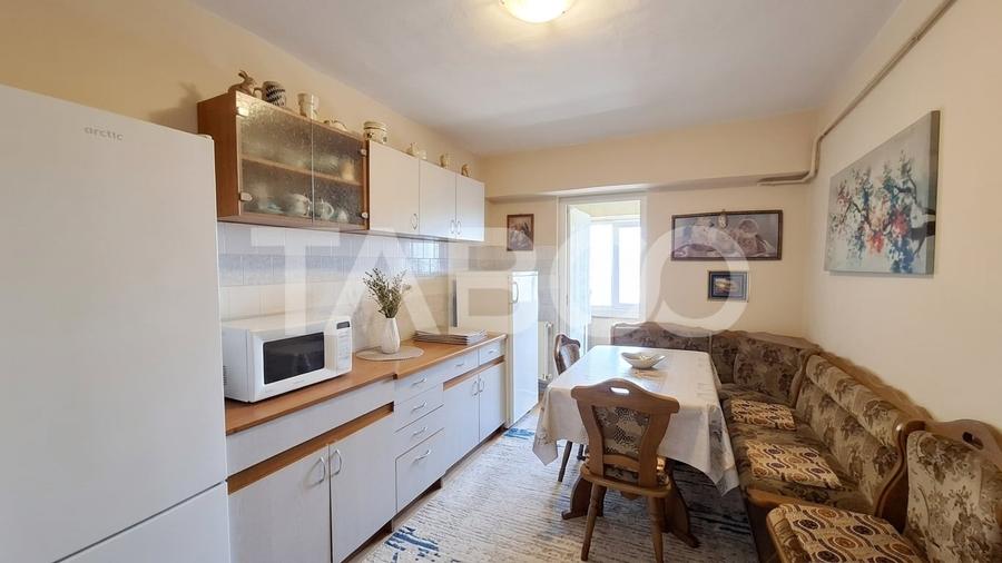 Apartament cu 4 camere semidecomandat, mobilat în Turnișor