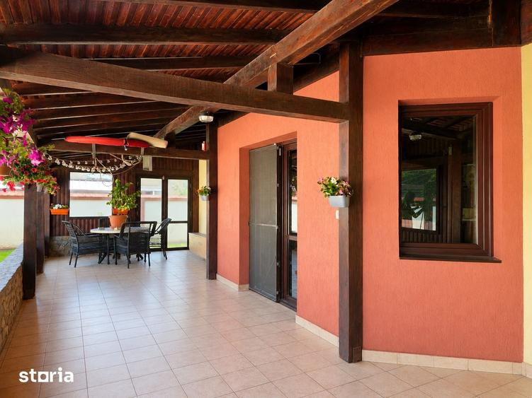 Casă cu 6 camere cu Teren 500 Mp în Crevedia
