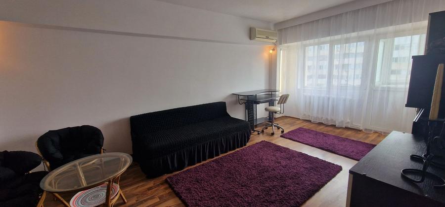 Apartament cu 2 camere decomandat în Trocadero