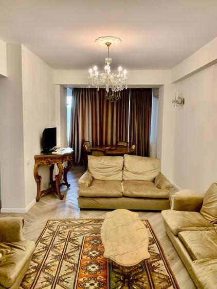 Apartament cu 2 camere semidecomandat, mobilat în Cișmigiu