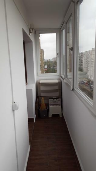 Apartament cu 4 camere semidecomandat în Crângași