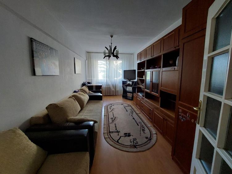 Apartament cu 3 camere decomandat, mobilat în Dâmbul Rotund