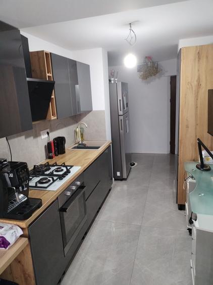 Proprietar vand apartament 3 camere - 3