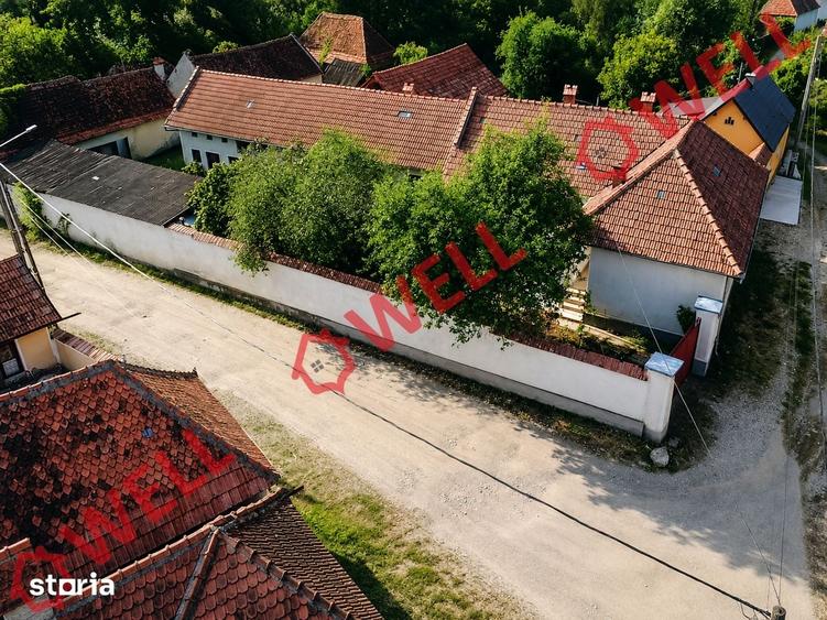 Casă cu 5 camere cu Teren 892 Mp în Aita Mare