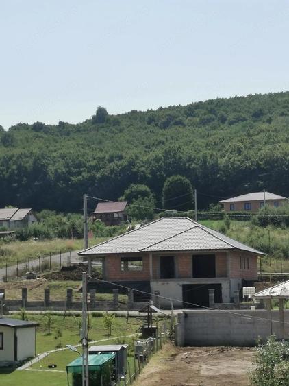 Casă cu Teren 1000 Mp în Jelna