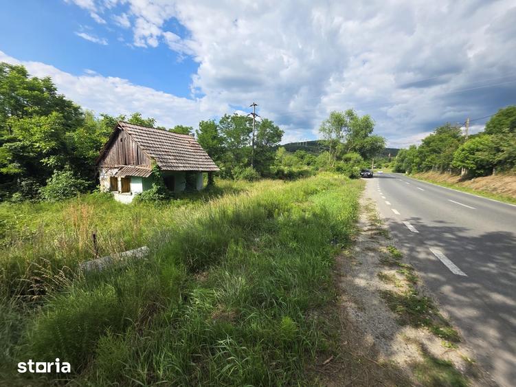 Casă cu 2 camere cu Teren 1000 Mp în Central