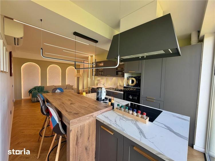 Apartament cu 3 camere semidecomandat, mobilat în Central