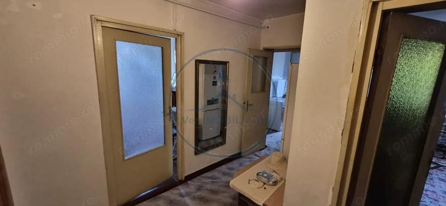 Apartament cu 3 camere decomandat în Decebal