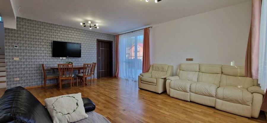 Casă cu 4 camere în Central