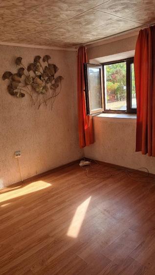 Casă cu 3 camere cu Teren 2000 Mp în Central