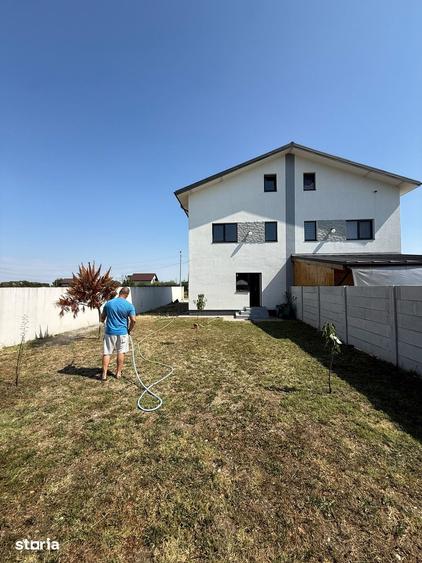 Casă cu 4 camere cu Teren 250 Mp în Cornetu