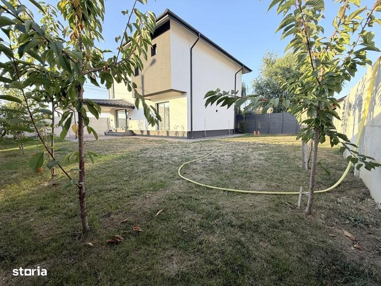 Casă cu 4 camere cu Teren 400 Mp în Domnești