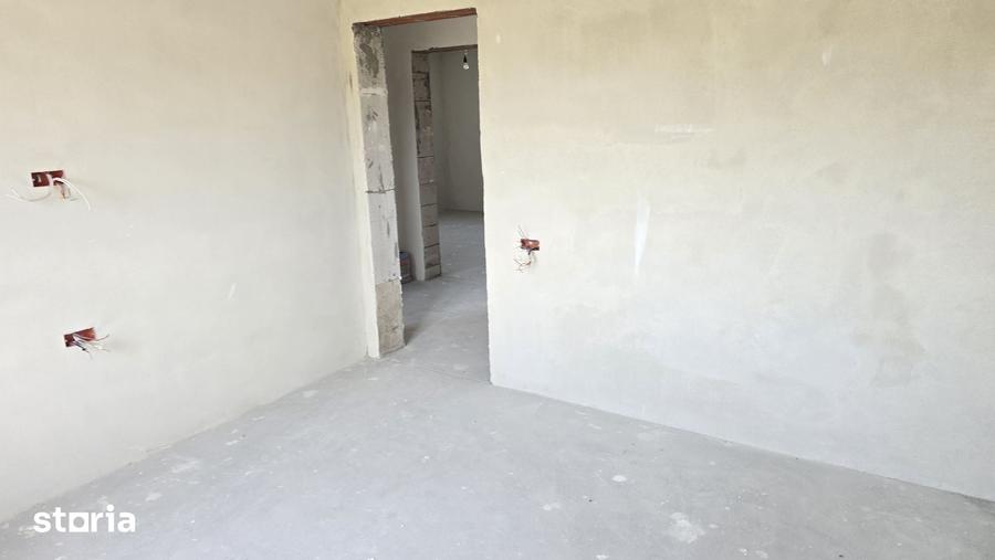 Casă cu 4 camere cu Teren 501 Mp în Zăvoi