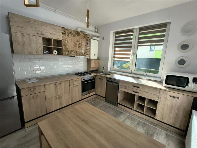 Apartament cu 2 camere decomandat în Turnișor