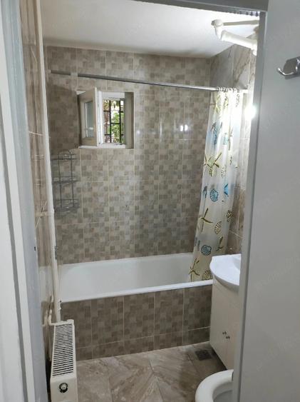 Apartament cu 2 camere semidecomandat în Berceni