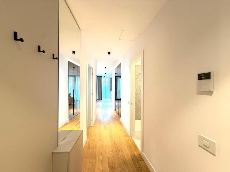 Apartament cu 3 camere, mobilat în Iancu Nicolae
