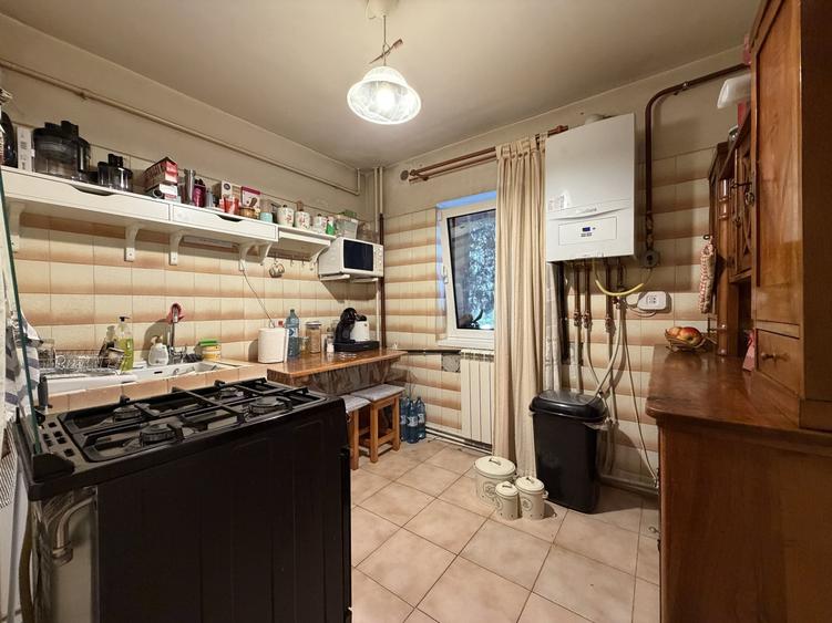 Apartament cu 2 camere decomandat în Complex Studențesc