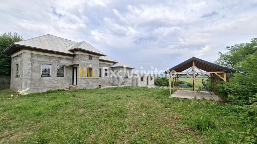 Casă individuală cu 2 camere cu Canalizare în Rătești