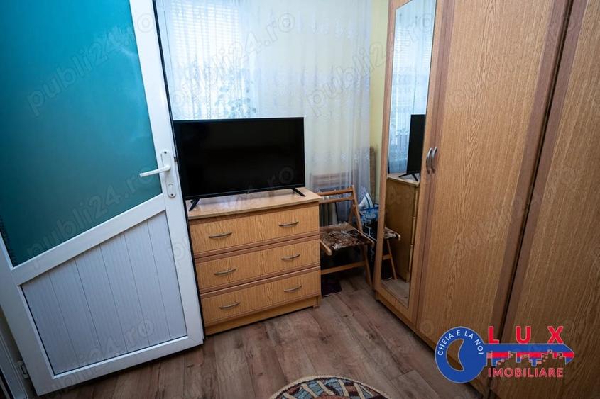 Apartament cu 3 camere semidecomandat în Neptun