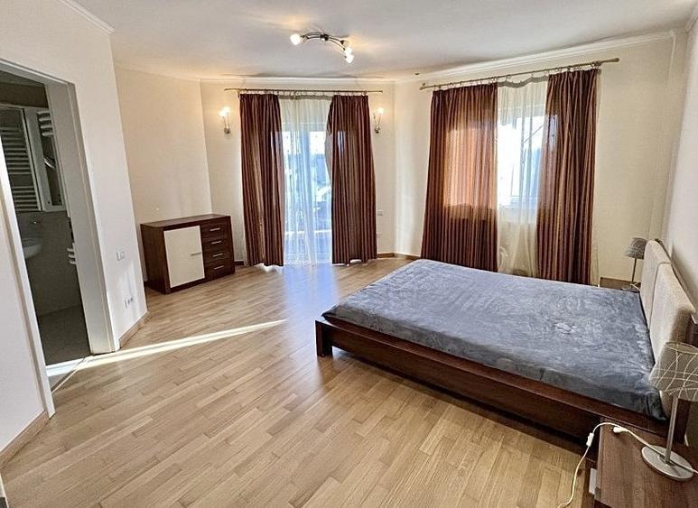Apartament cu 4 camere decomandat, mobilat în Băneasa