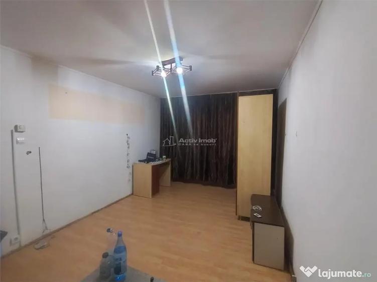 Apartament cu 3 camere decomandat în Caransebeș