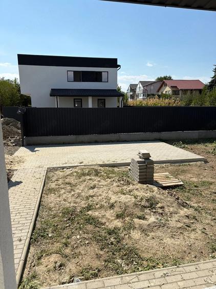 Casă cu 7 camere cu Teren 420 Mp în Șerbănești