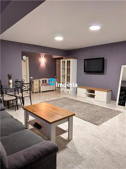 Apartament cu 4 camere decomandat, mobilat în Breazu