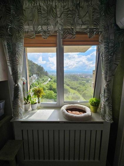 Apartament cu 3 camere decomandat în Florești