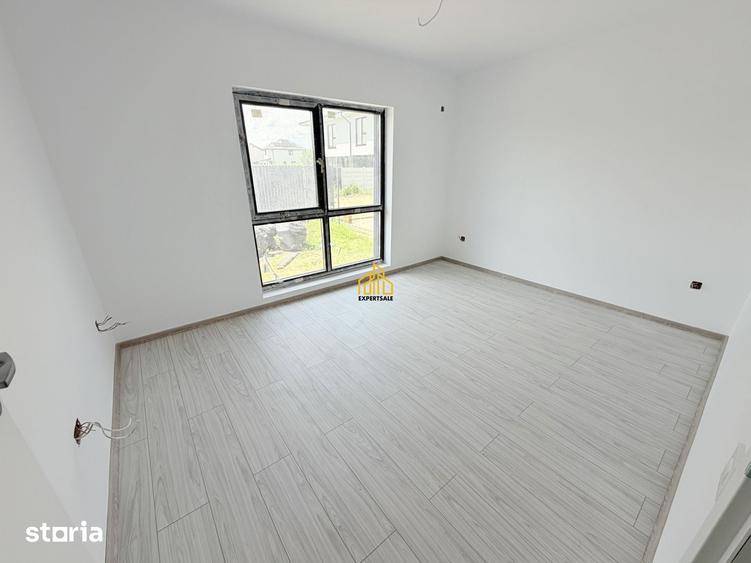 Casă cu 4 camere cu Teren 400 Mp în Domnești