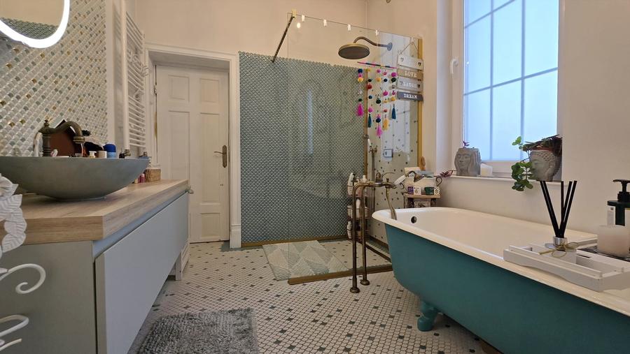 Apartament cu 5 camere decomandat în Domenii
