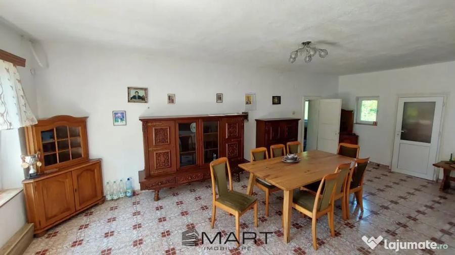 Casă cu 8 camere cu Teren 800 Mp în Central