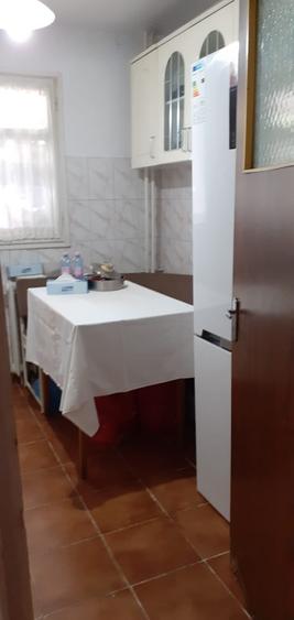 Apartament cu 3 camere decomandat în Dristor