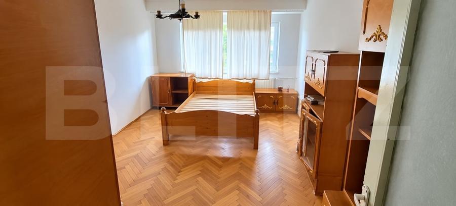 Apartament cu 3 camere decomandat, mobilat în Central