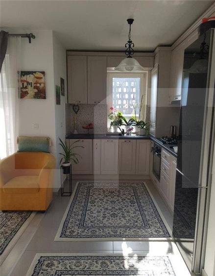 Apartament cu 2 camere decomandat, mobilat în Tractorul