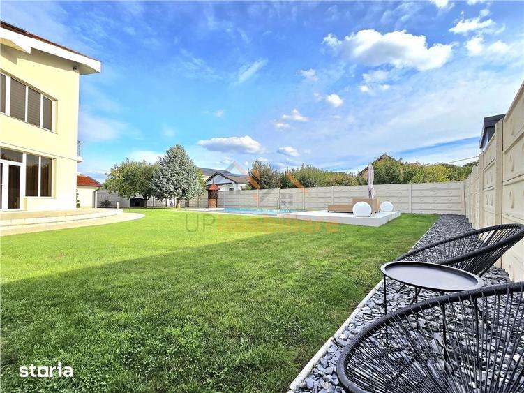 Casă cu 6 camere cu Teren 1178 Mp în Sânmartin
