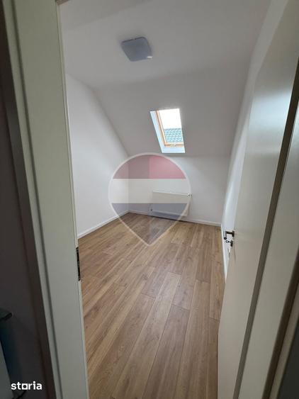 Casă cu 5 camere cu Teren 300 Mp în Central