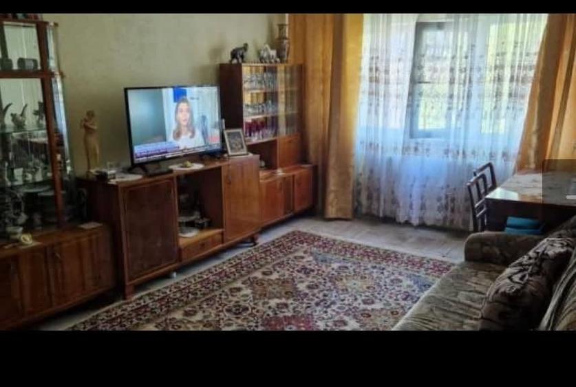Apartament cu 2 camere în Km 4-5