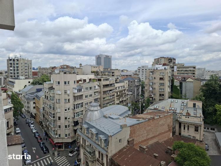 Apartament cu 4 camere decomandat în Romană
