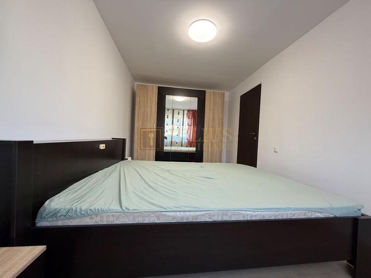 Apartament cu 3 camere semidecomandat, mobilat în Girocului