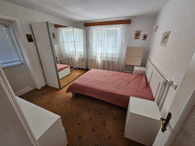 Casă individuală cu 6 camere cu Garaj în Ciolpani